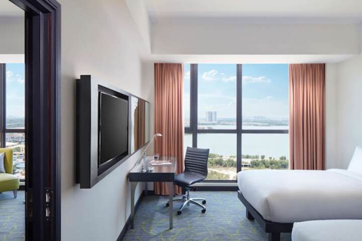 Room 13 of 54