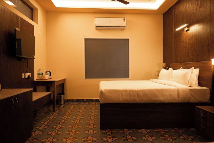 Room 12 of 48