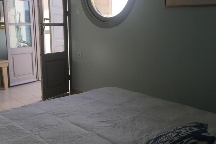 Room 9 of 40