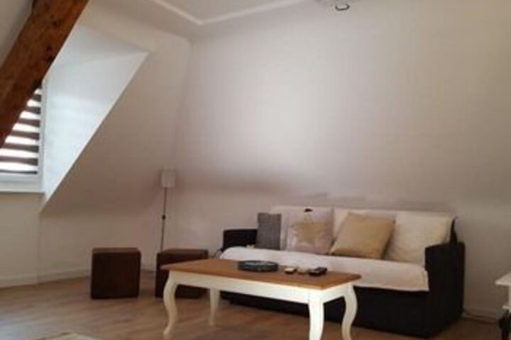 Lounge 10 of 15