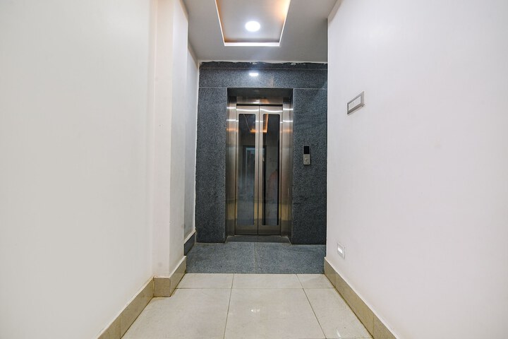 Hotel Interior 4 of 29