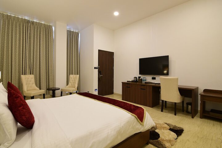 Room 32 of 81