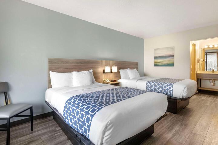 2 Double Beds Efficiency (10 of 13)