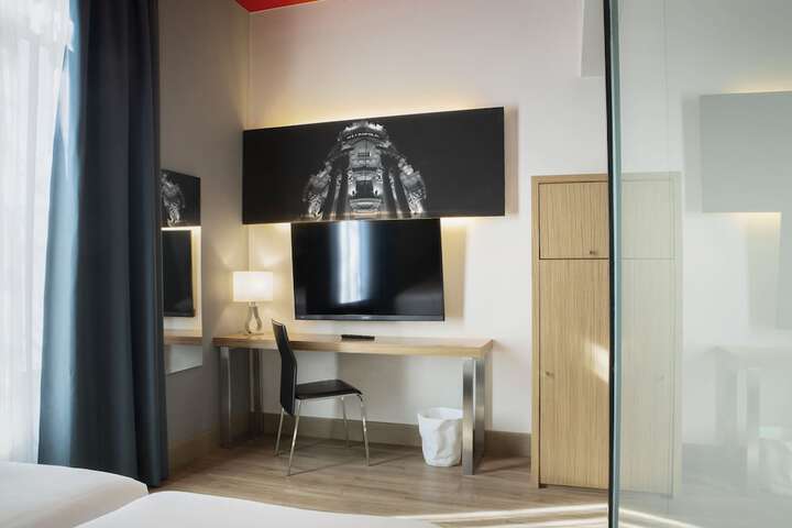 Room 17 of 50