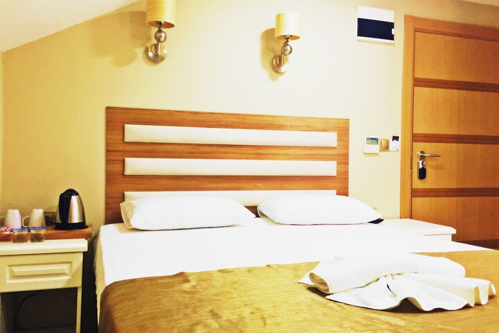 Room 33 of 50