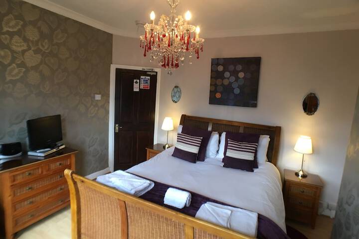 Room 16 of 37