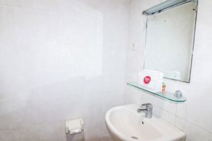 Room 3 of 39