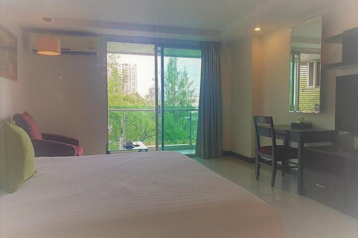 Room 14 of 48