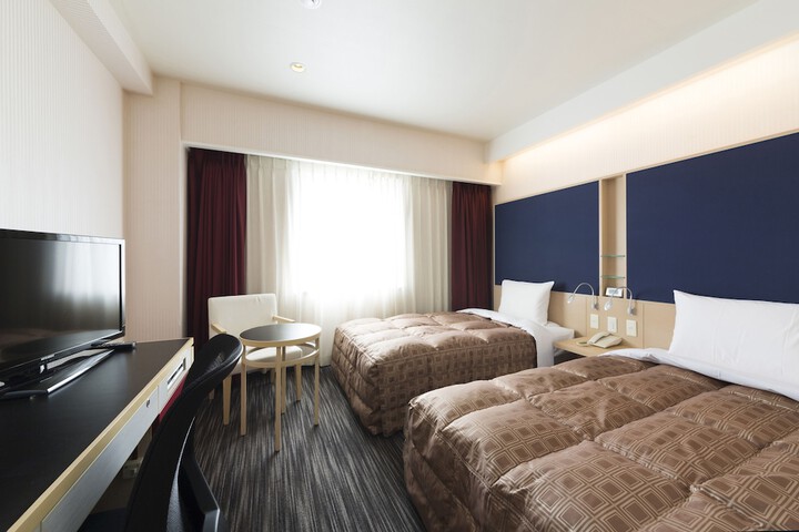 Room 5 of 17