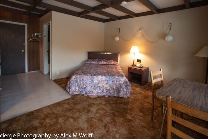 Room 11 of 20