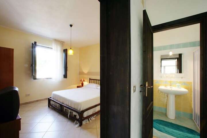 Room 6 of 37