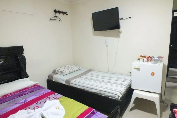 Room 5 of 19