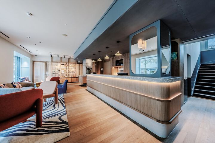 Entrance & Lobby