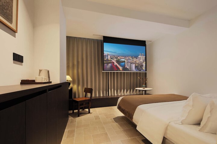 Room 44 of 112