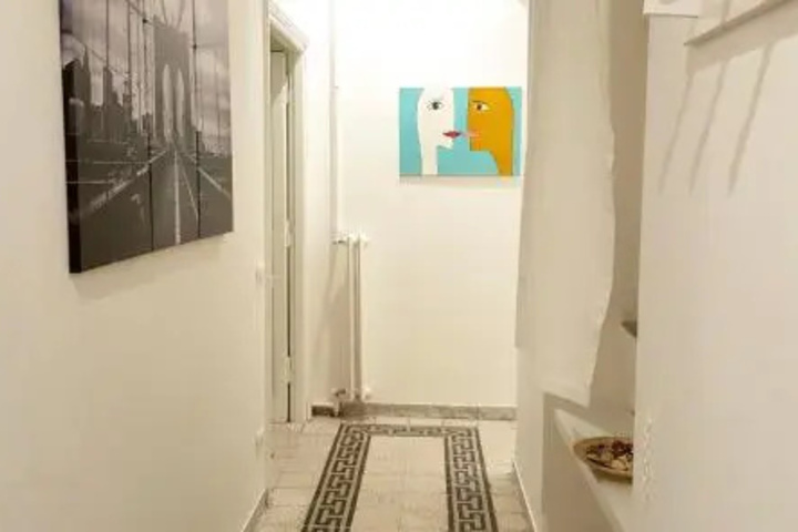 Room 4 of 13