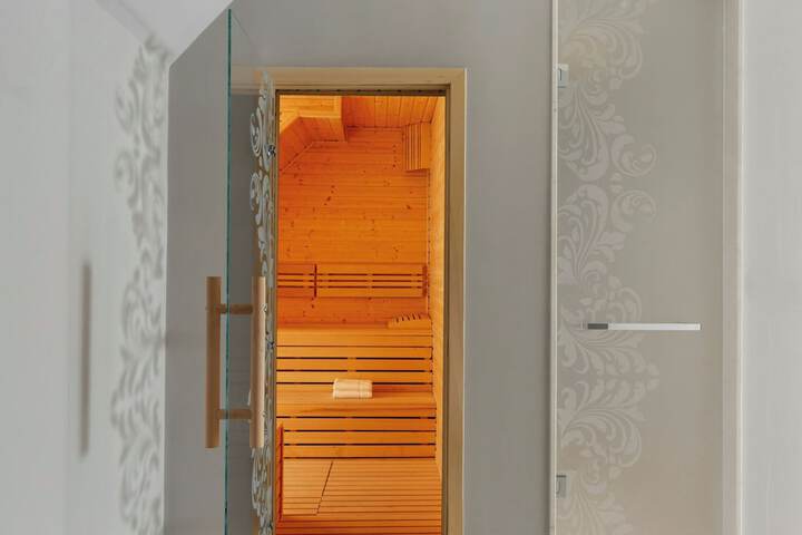Room 57 of 212