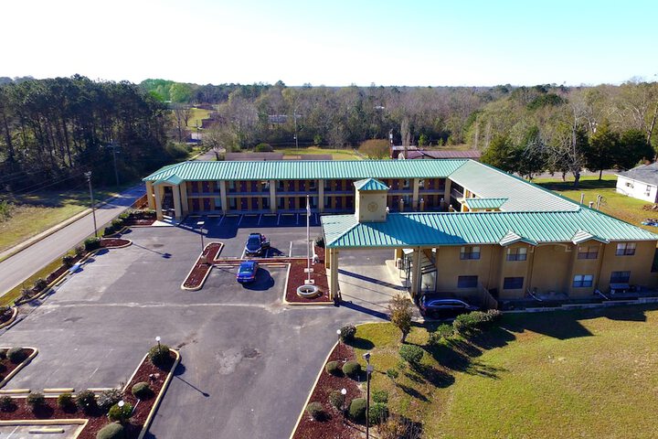 Property Grounds 26 of 31