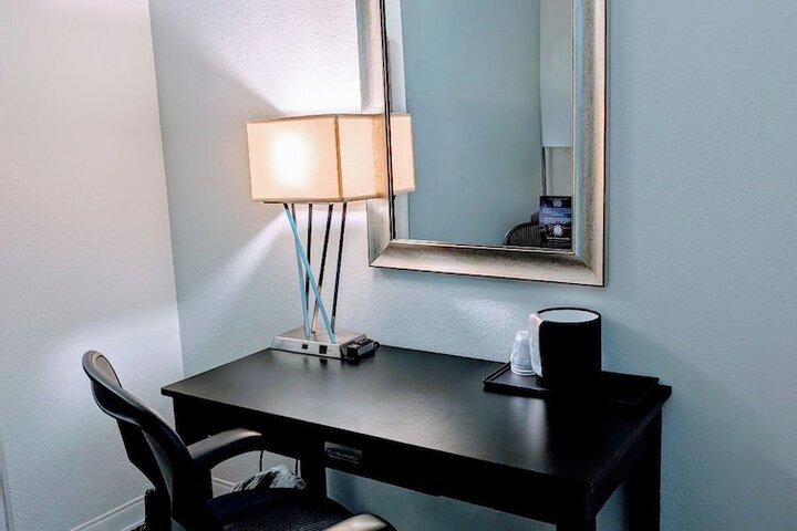 Room 13 of 22