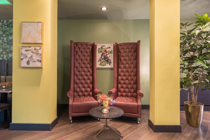 Entrance & Lobby