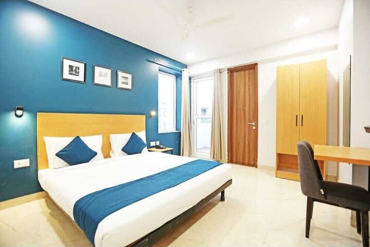 Room 2 of 6