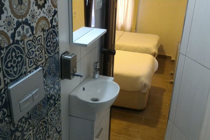 Room 86 of 125