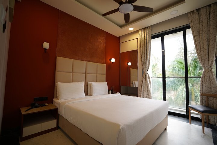 Room 6 of 53