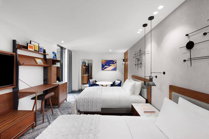 Room 16 of 110