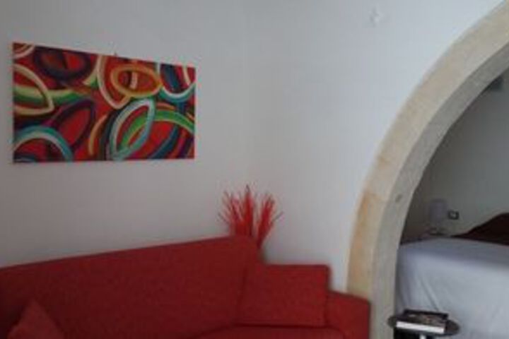 Room 27 of 33