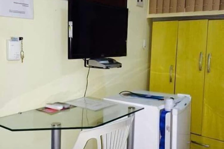 Room 6 of 17