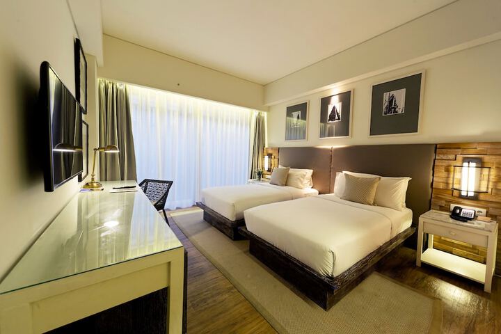 Room 27 of 83