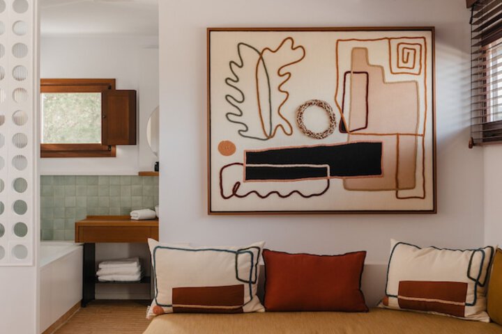 Room 32 of 80