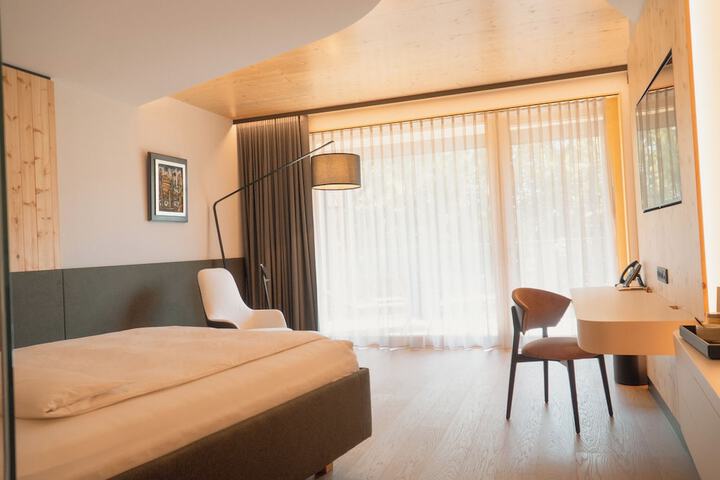 Room 5 of 40