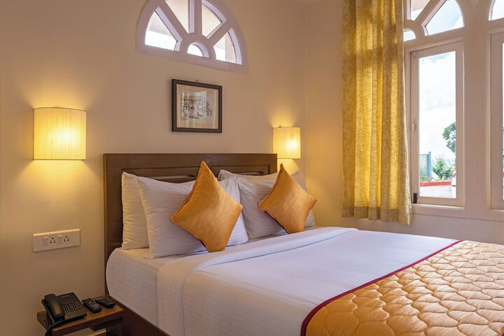 Room 3 of 32