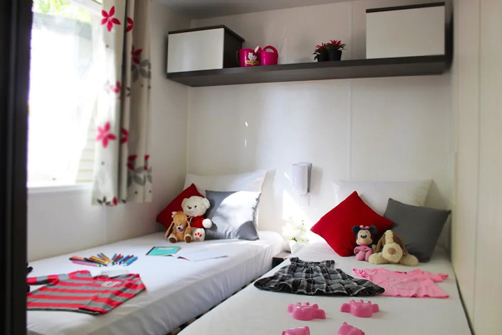 Room 3 of 9