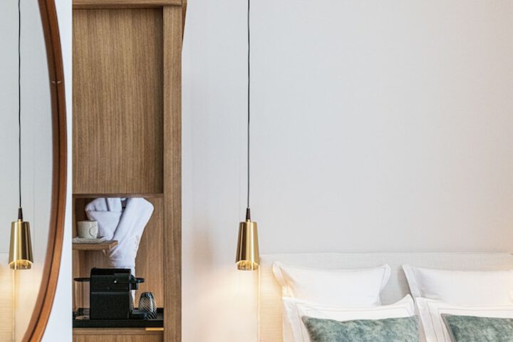 Room 52 of 110