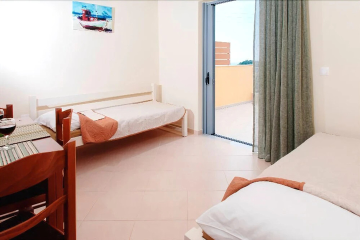 Room 3 of 22
