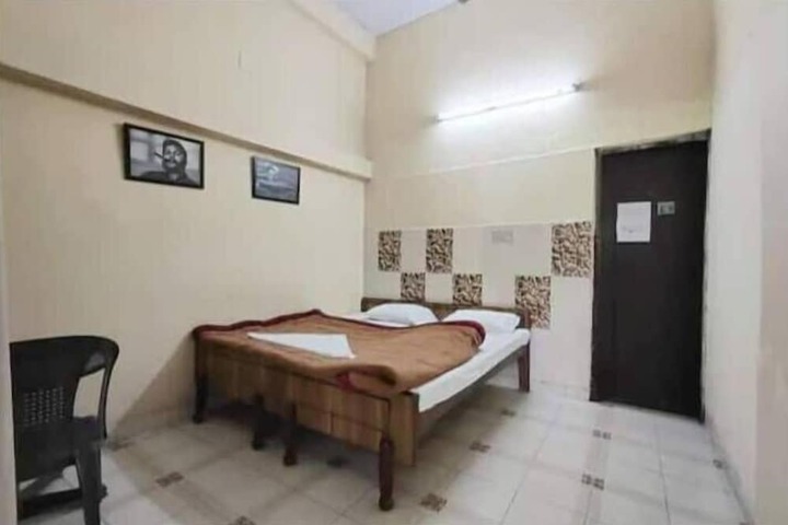 Room 5 of 15