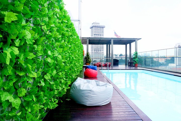 Pool Hotel