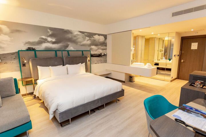 Room 34 of 150