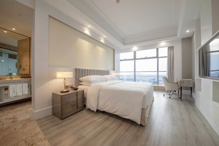 Room 10 of 79