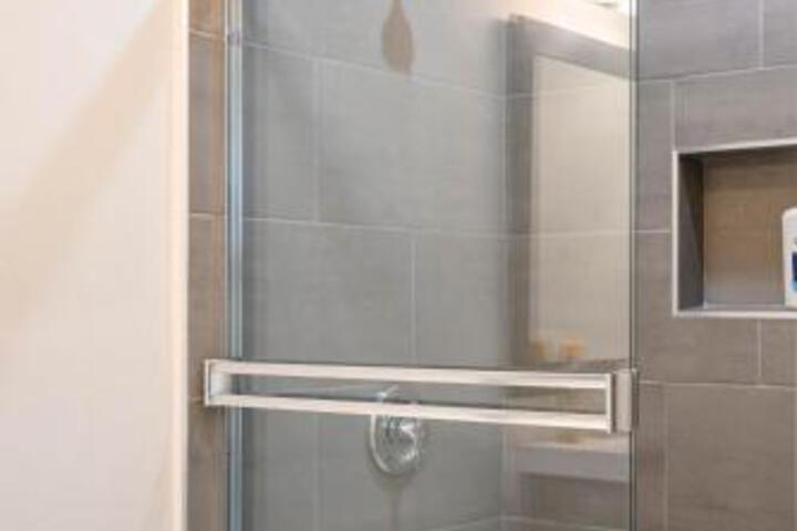 2B2B APT Newly Remodeled in Pasadena, CA