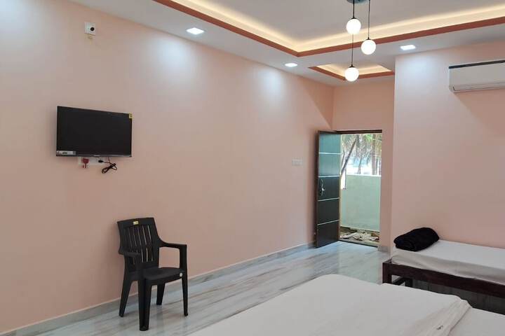 Room 5 of 23