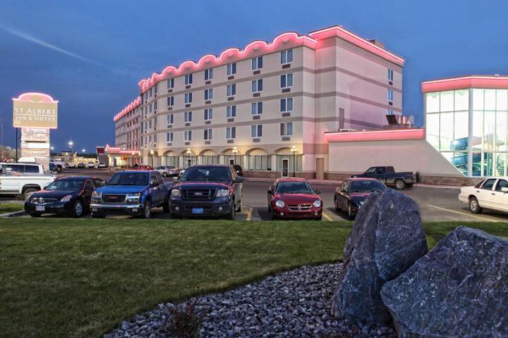 St. Albert Inn & Suites