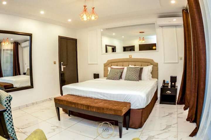 Room 4 of 19