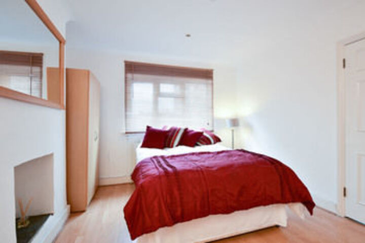 Room 12 of 21