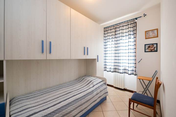 Room 9 of 31