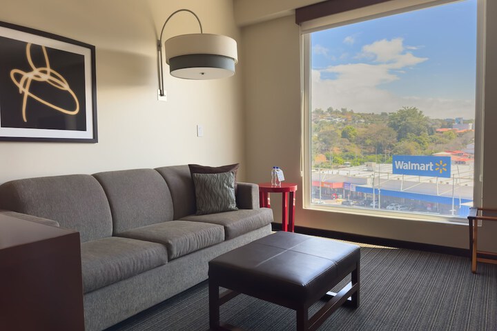 Room 21 of 40