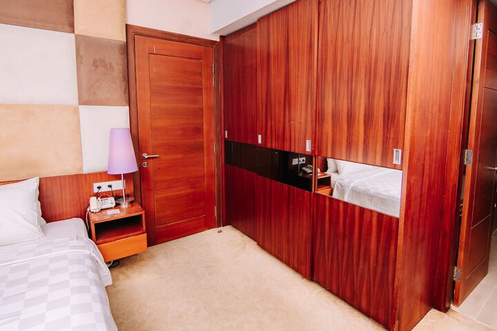 Room 6 of 43