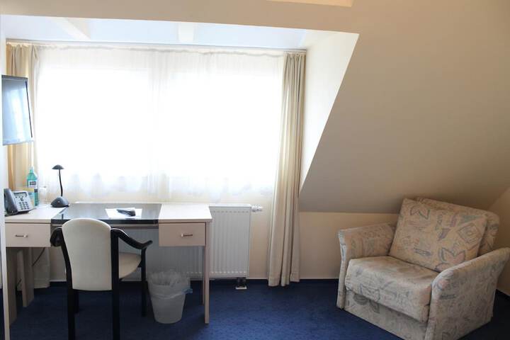 Room 8 of 31