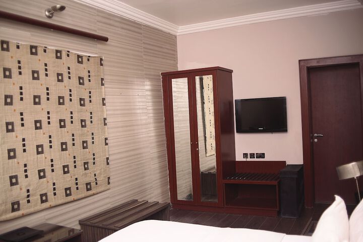 Room 11 of 45